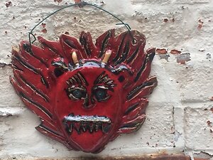 Sculpture & Artwork. small red mask